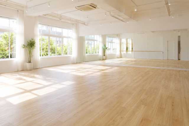 sunwashed-white-studio